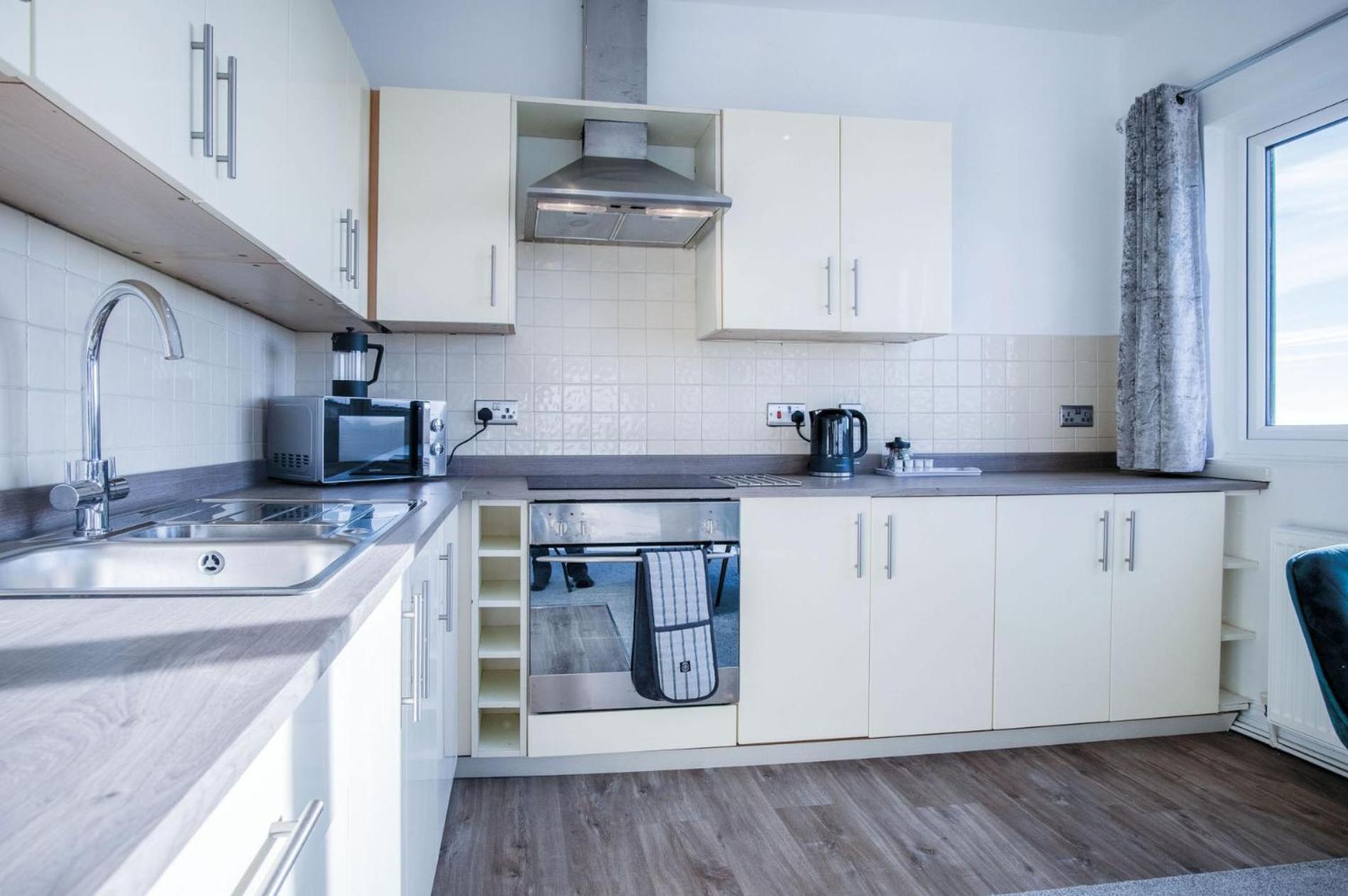 The Penthouse - 1 Bedroom Apartment - Ocean Breeze Port-Eynon Exterior foto