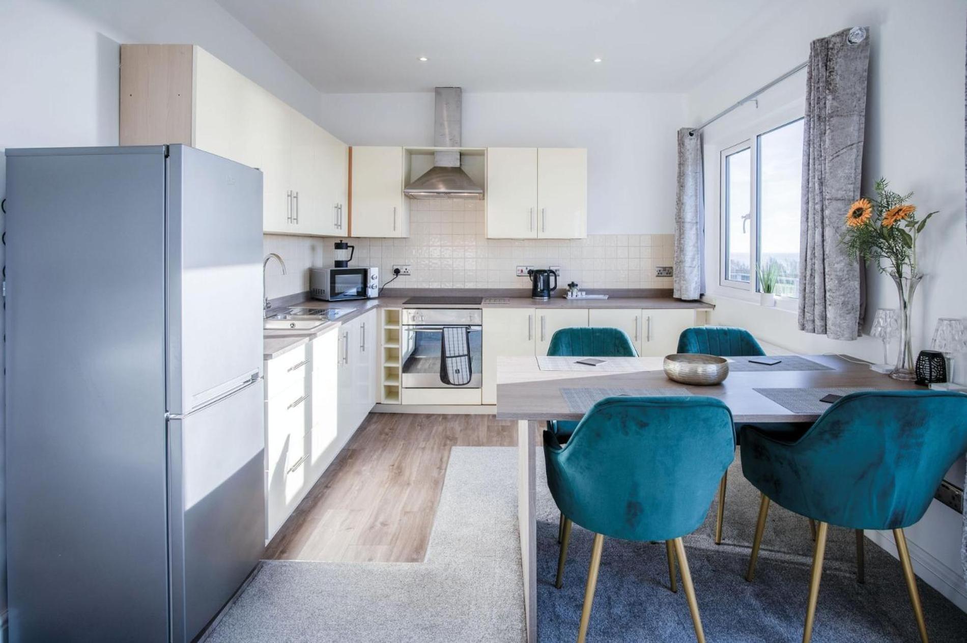 The Penthouse - 1 Bedroom Apartment - Ocean Breeze Port-Eynon Exterior foto