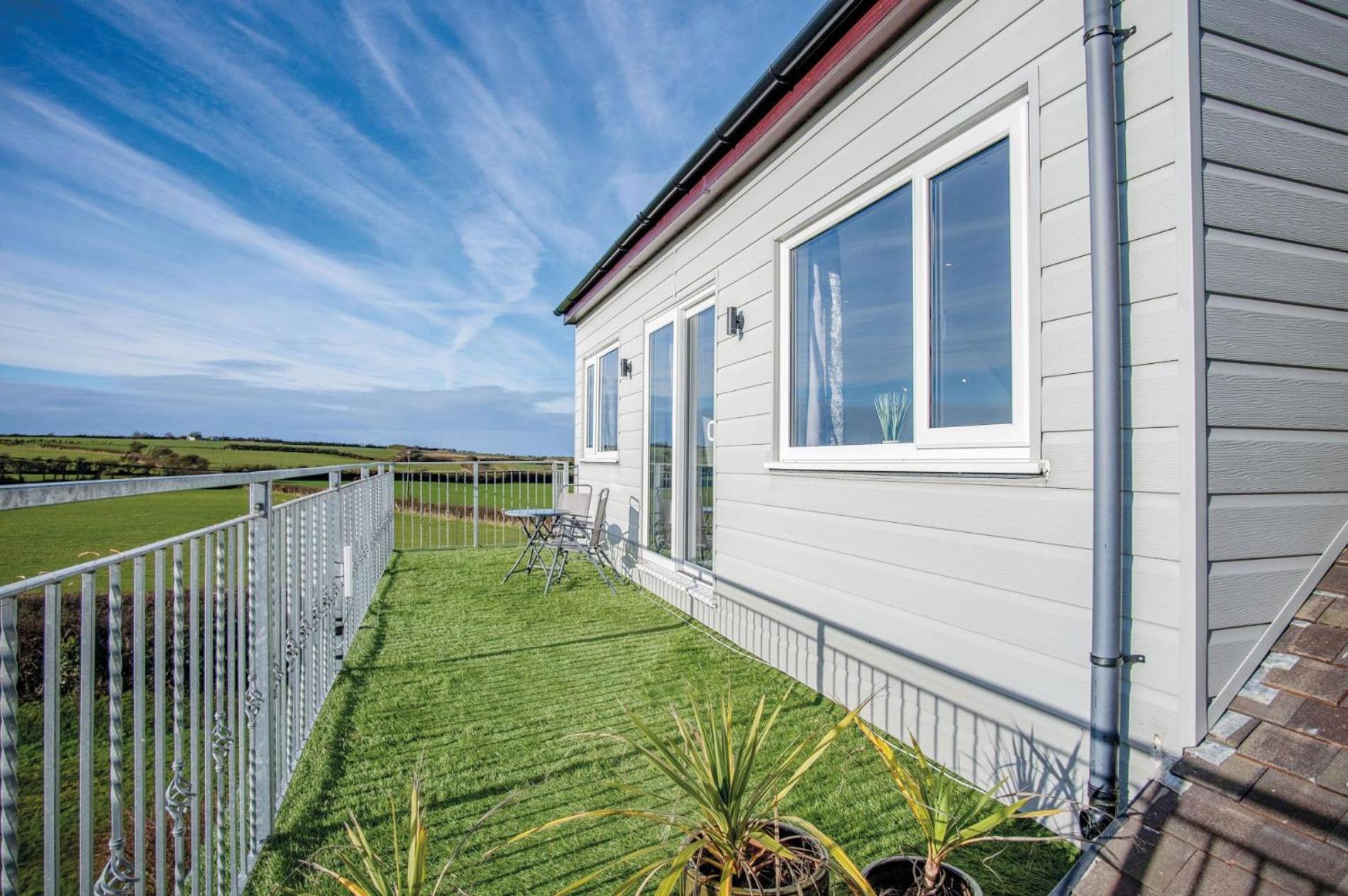 The Penthouse - 1 Bedroom Apartment - Ocean Breeze Port-Eynon Exterior foto