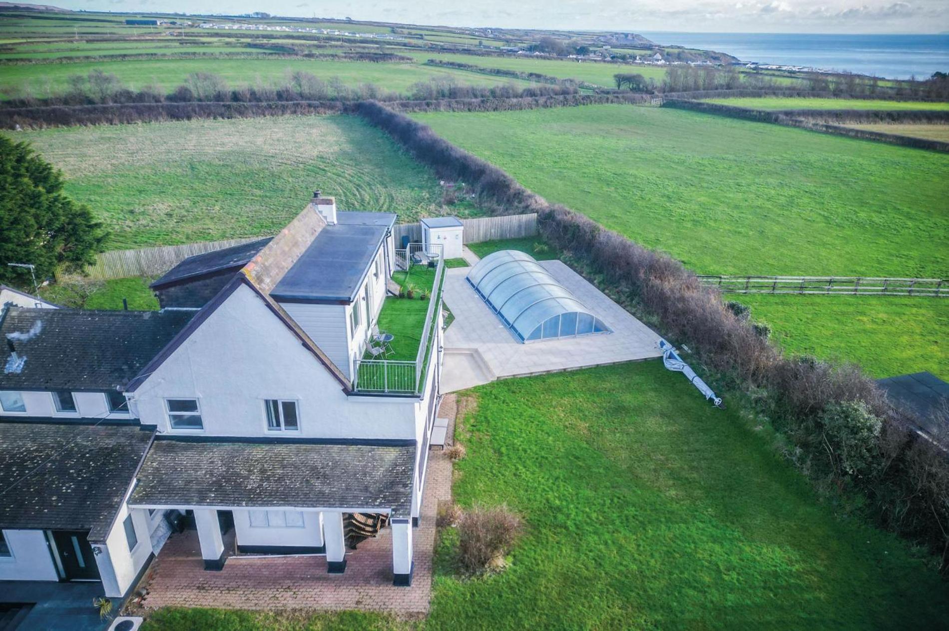 The Penthouse - 1 Bedroom Apartment - Ocean Breeze Port-Eynon Exterior foto